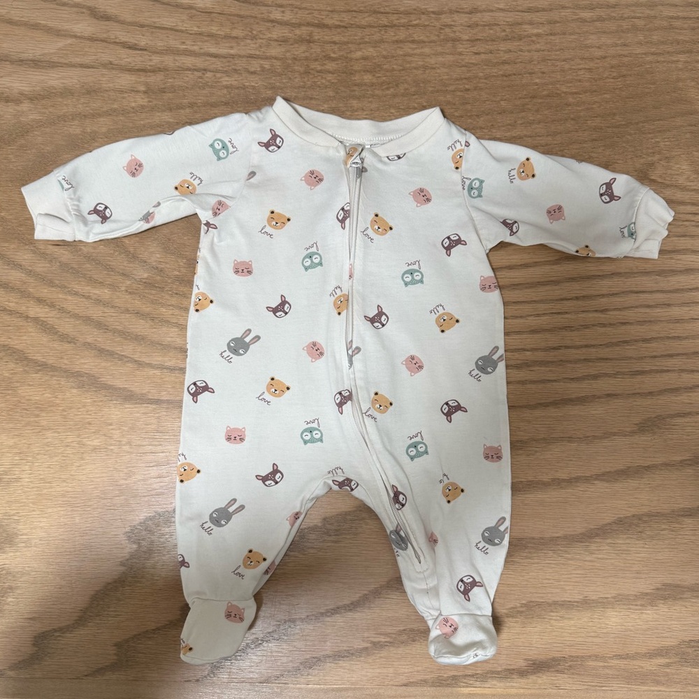 H&M baby footie pajamas size newborn